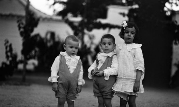 Tres niños en Húmera