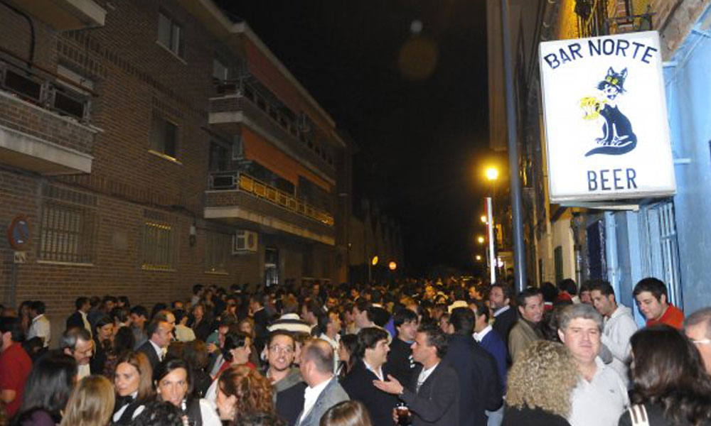 ¿Quedamos el sábado en la plaza del pueblo?