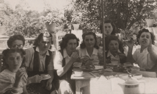 «Las viejas», va por ellas