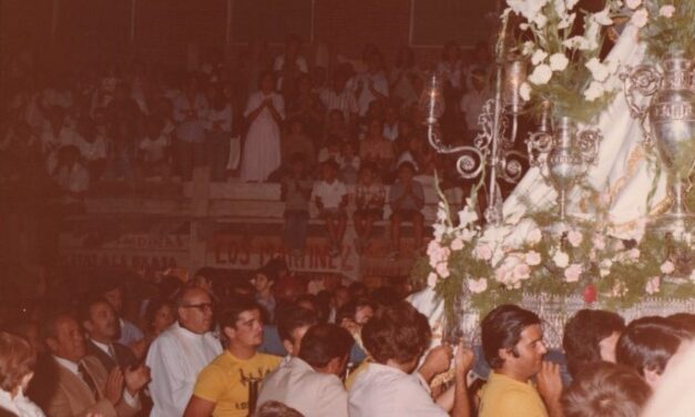 La alcaldesa, el alcalde y los mingas