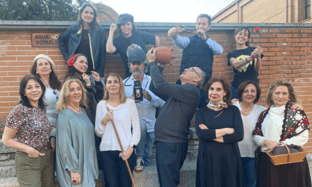 Pretexto se presenta en sociedad