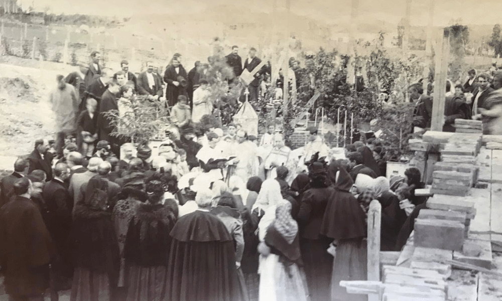 La primera piedra del Carmen
